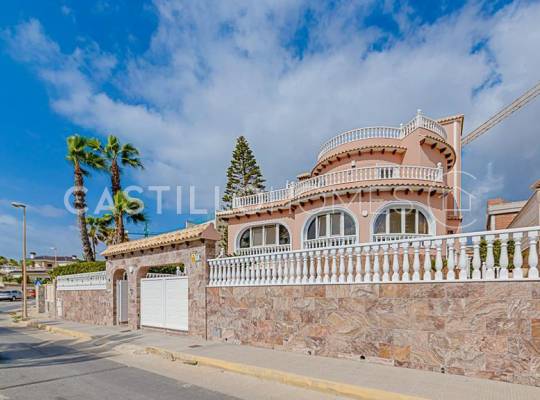 Resale - Villa - Orihuela Costa - La Zenia