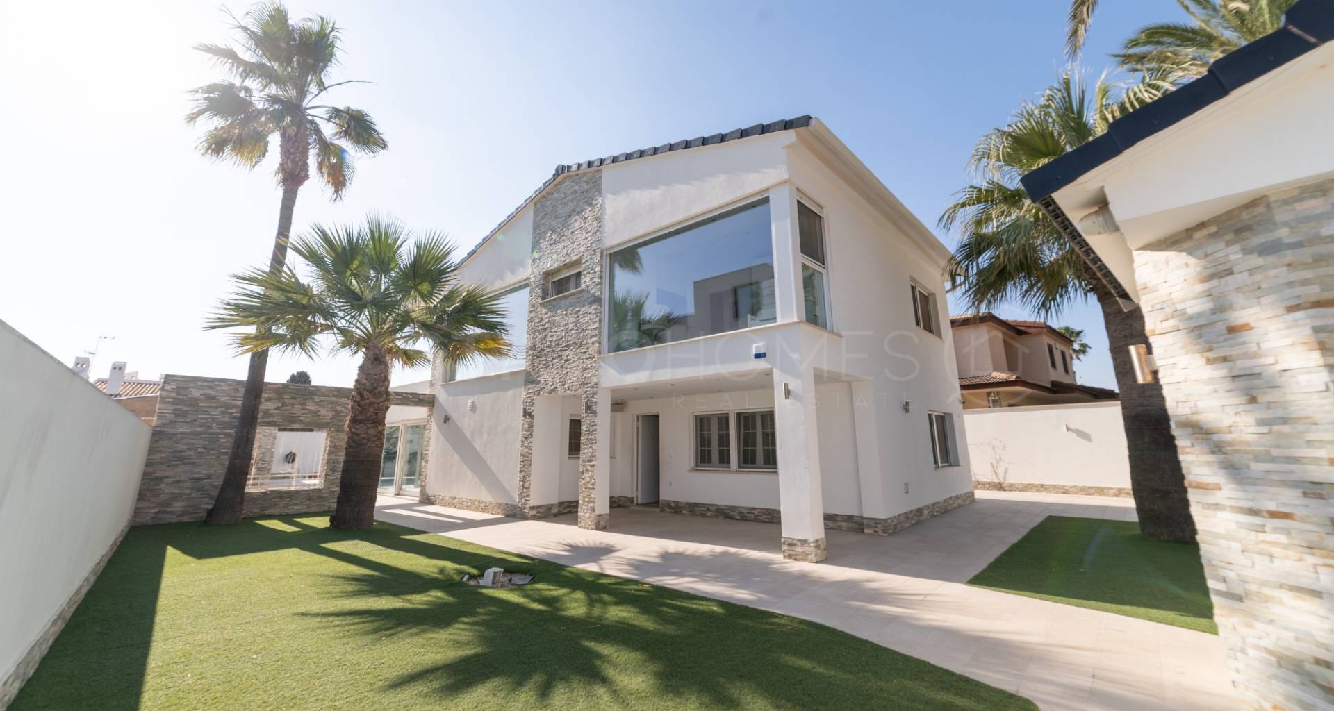 Resale - Villa - Orihuela Costa - La Zenia