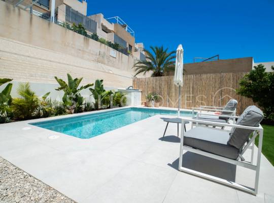 Resale - Villa - Orihuela Costa - La Zenia