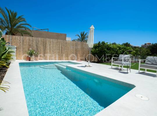 Resale - Villa - Orihuela Costa - La Zenia