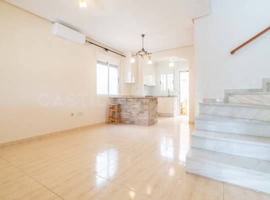 Resale - Villa - Orihuela Costa - Playa Flamenca