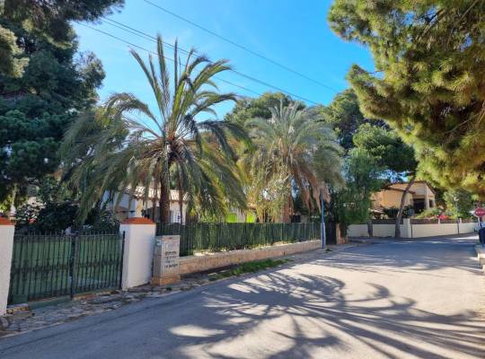 Resale - Villa - Orihuela Costa - Punta Prima