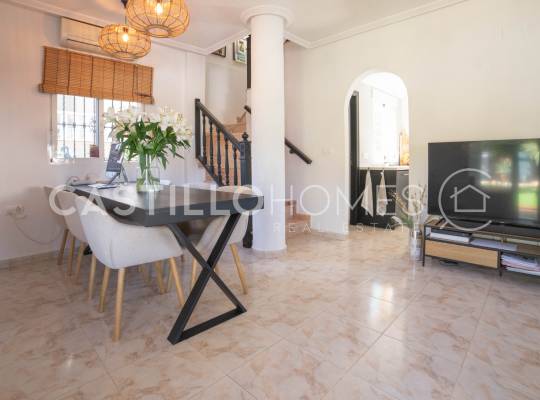 Resale - Villa - Orihuela Costa - Villamartín