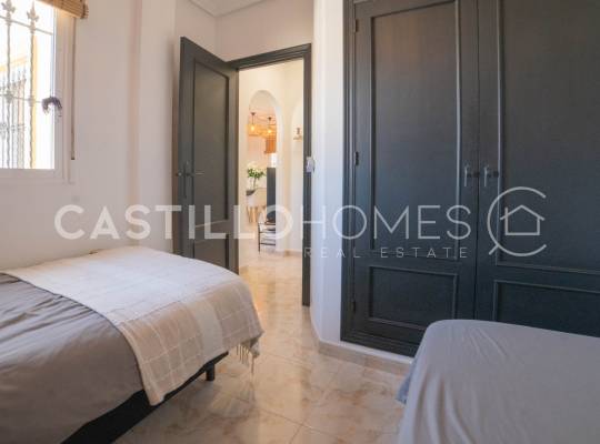 Resale - Villa - Orihuela Costa - Villamartín