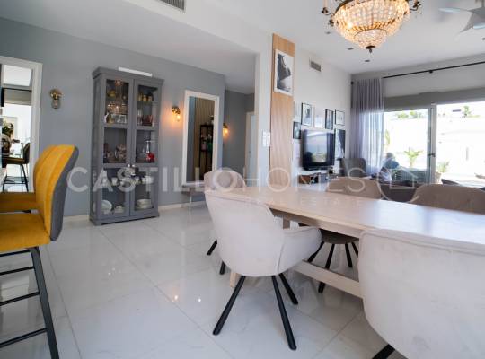 Resale - Villa - Orihuela Costa - Villamartín