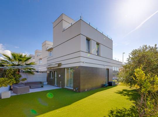 Resale - Villa - Orihuela Costa - 