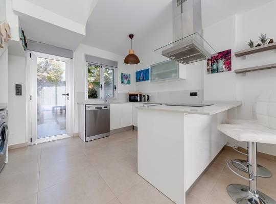 Resale - Villa - Orihuela Costa - 