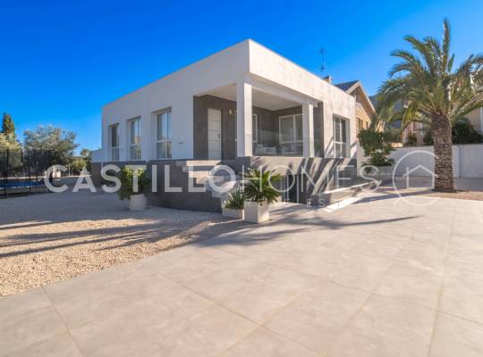 Resale - Villa - Orihuela