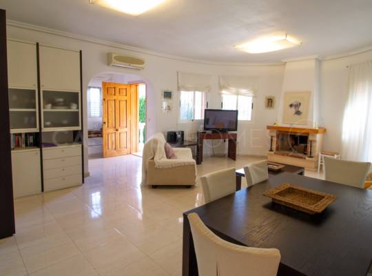 Resale - Villa - Pilar de la Horadada - Mil Palmeras