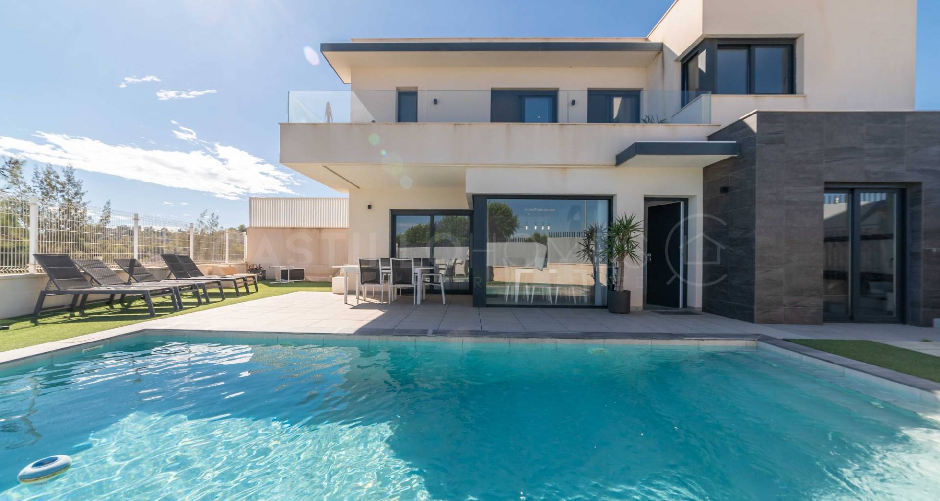 Resale - Villa - San Miguel de Salinas