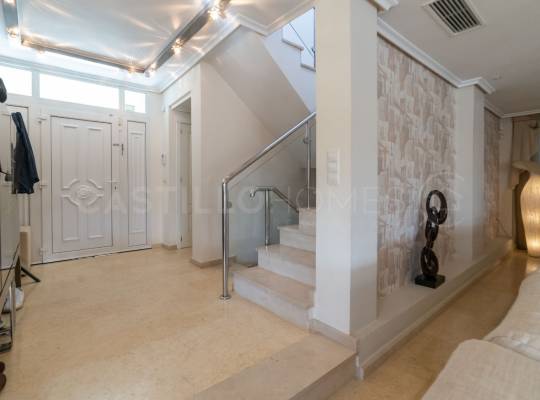 Resale - Villa - Torrevieja - La Mata