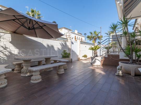 Resale - Villa - Torrevieja - La Mata