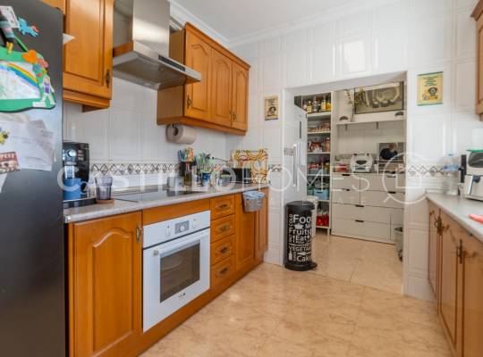 Resale - Villa - Torrevieja - La Siesta - El Salado -  Torreta