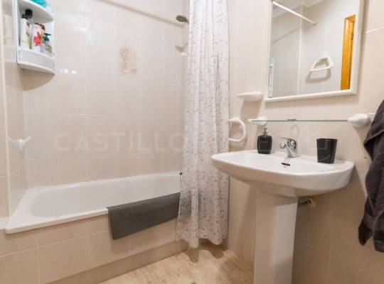 Segunda mano - Apartamento - Torrevieja - El Acequión - Los Náufragos