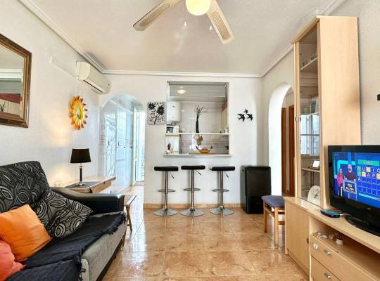 Segunda mano - Bungalow - Torrevieja - La Siesta - El Salado -  Torreta