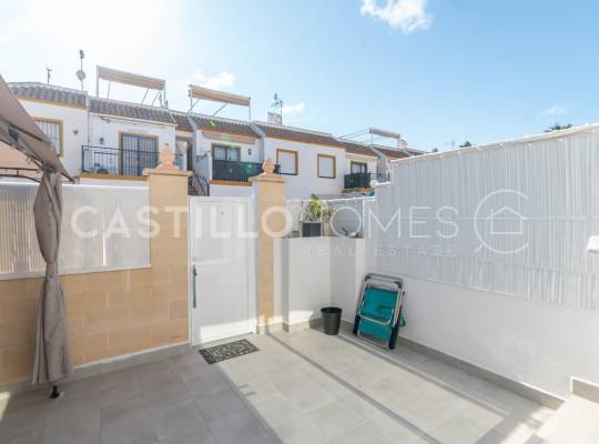 Segunda mano - Bungalow - Torrevieja - La Siesta - El Salado -  Torreta