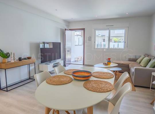 Segunda mano - Bungalow - Torrevieja - Nueva Torrevieja - Aguas Nuevas