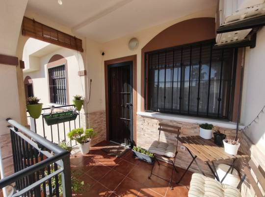 Segunda mano - Bungalow - Torrevieja - Sector 25