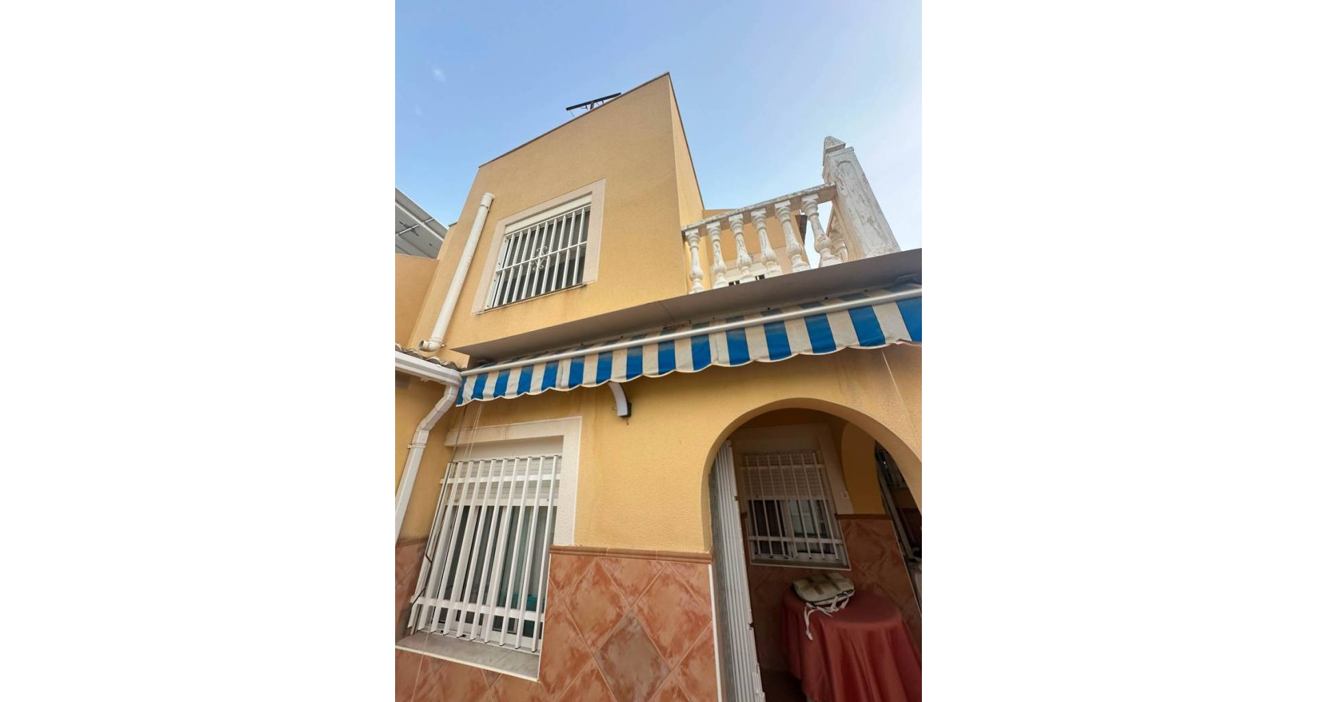 Segunda mano - Bungalow - Torrevieja - Urb. Rosaleda