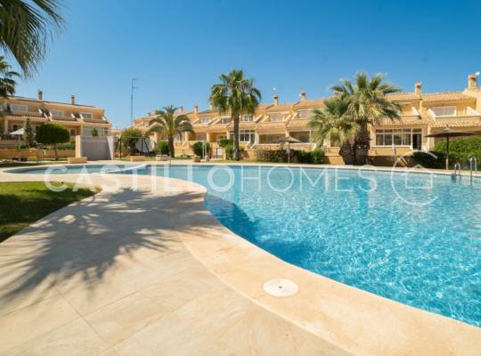 Segunda mano - Casa adosada - Torrevieja - Los Balcones - Los Altos del Edén