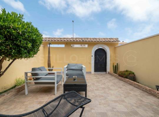 Segunda mano - Casa adosada - Torrevieja - Nueva Torrevieja - Aguas Nuevas