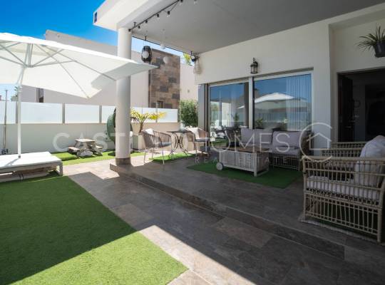 Segunda mano - Chalet - Orihuela Costa - Villamartín