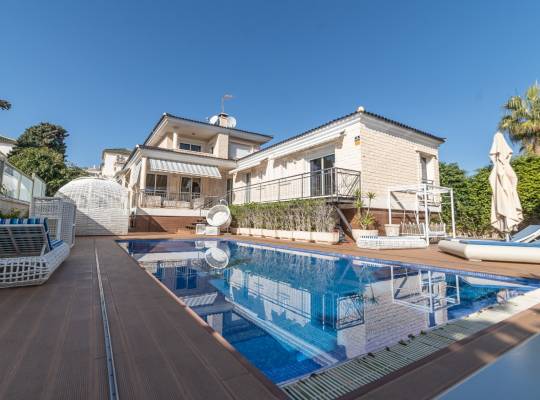 Segunda mano - Chalet - Torrevieja - La Mata