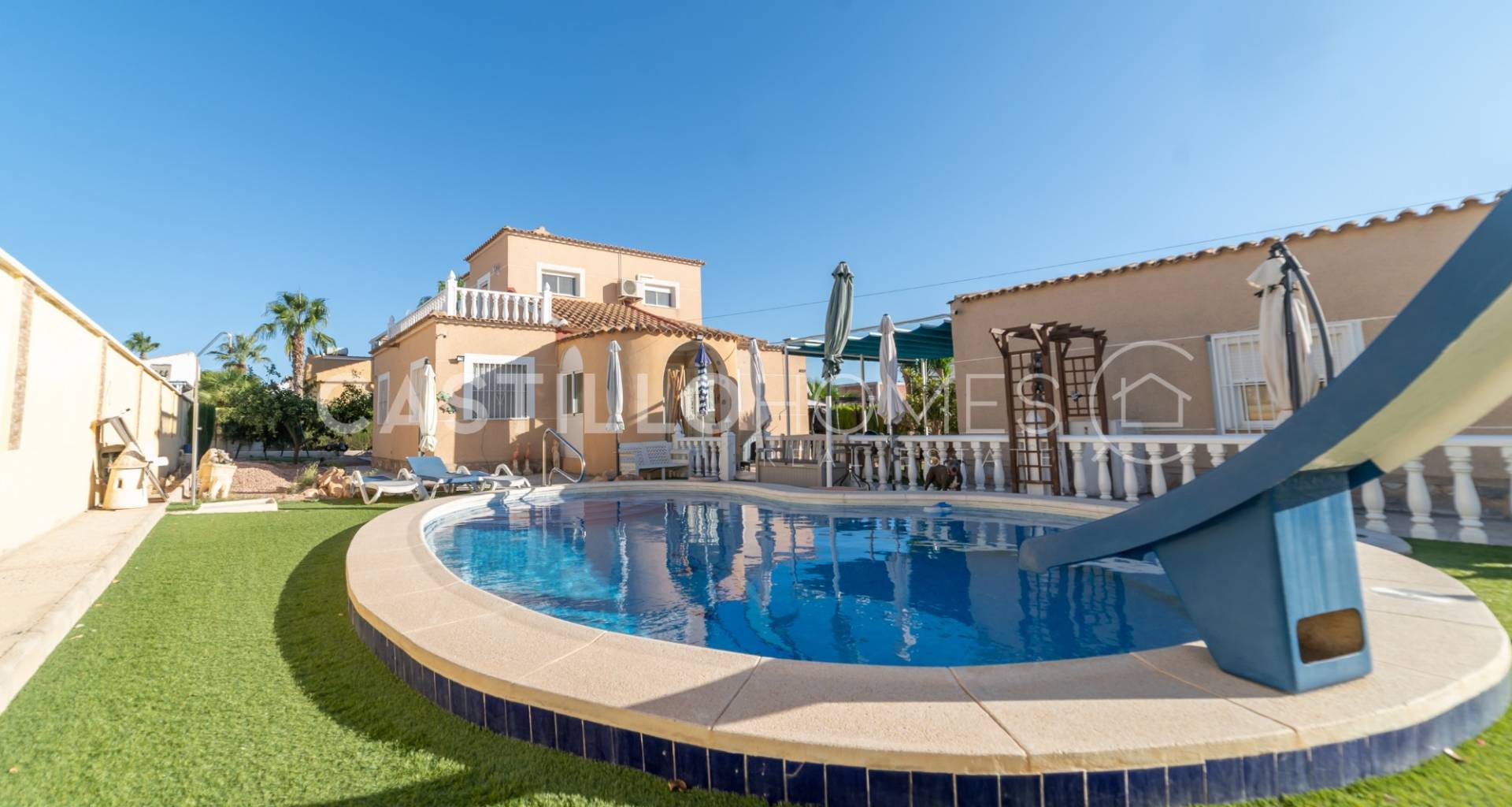 Segunda mano - Chalet - Torrevieja - La Siesta - El Salado -  Torreta