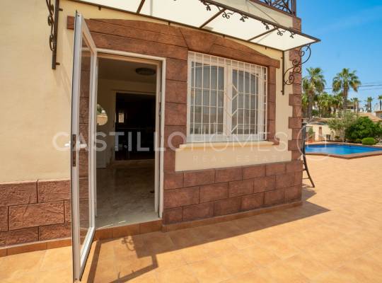 Segunda mano - Chalet - Torrevieja - Los Balcones
