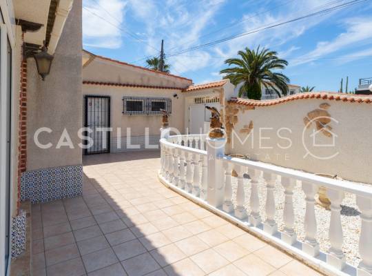 Segunda mano - Chalet - Torrevieja - Torreta Florida