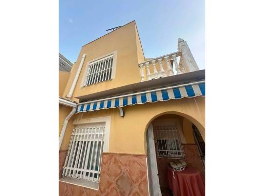 Bungalow - Segunda mano - Torrevieja - Urb. Rosaleda
